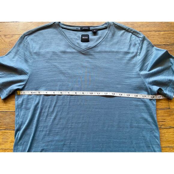BOSS Hugo Boss Blue Mercerised V-Neck T-Shirt Mens sz S - Picture 9 of 11